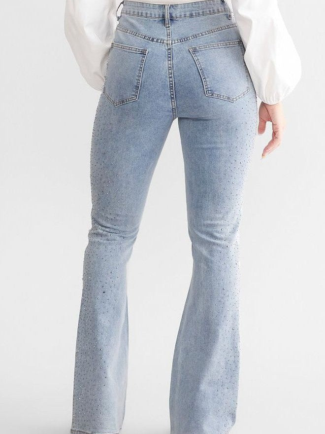 Hoch Taillierte Ausgestellte Damenjeans Mit Strassverzierungen Und Entspannter Passform-4