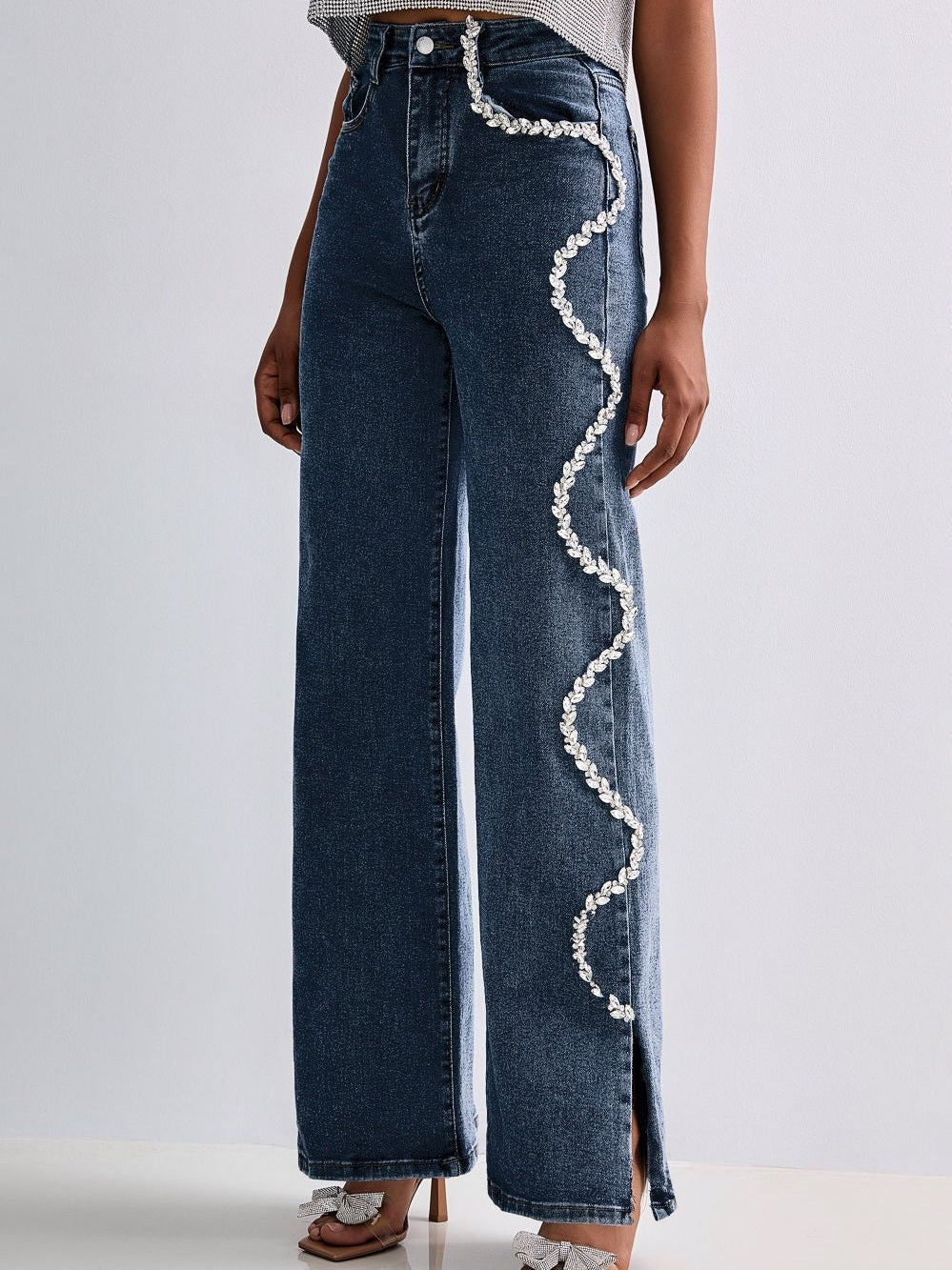 Hohe Taillierte Weitbeinjeans für Damen mit Strassverzierungen im klassischen Denim-3