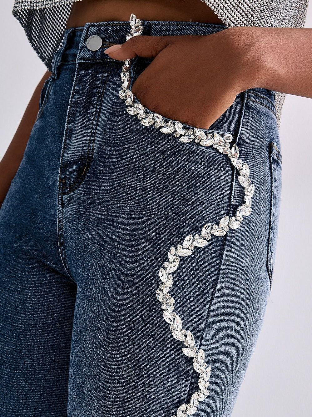 Hohe Taillierte Weitbeinjeans für Damen mit Strassverzierungen im klassischen Denim-5